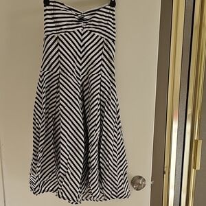 HK Black And White Strapless Cotton Dress - Vintage - Boning